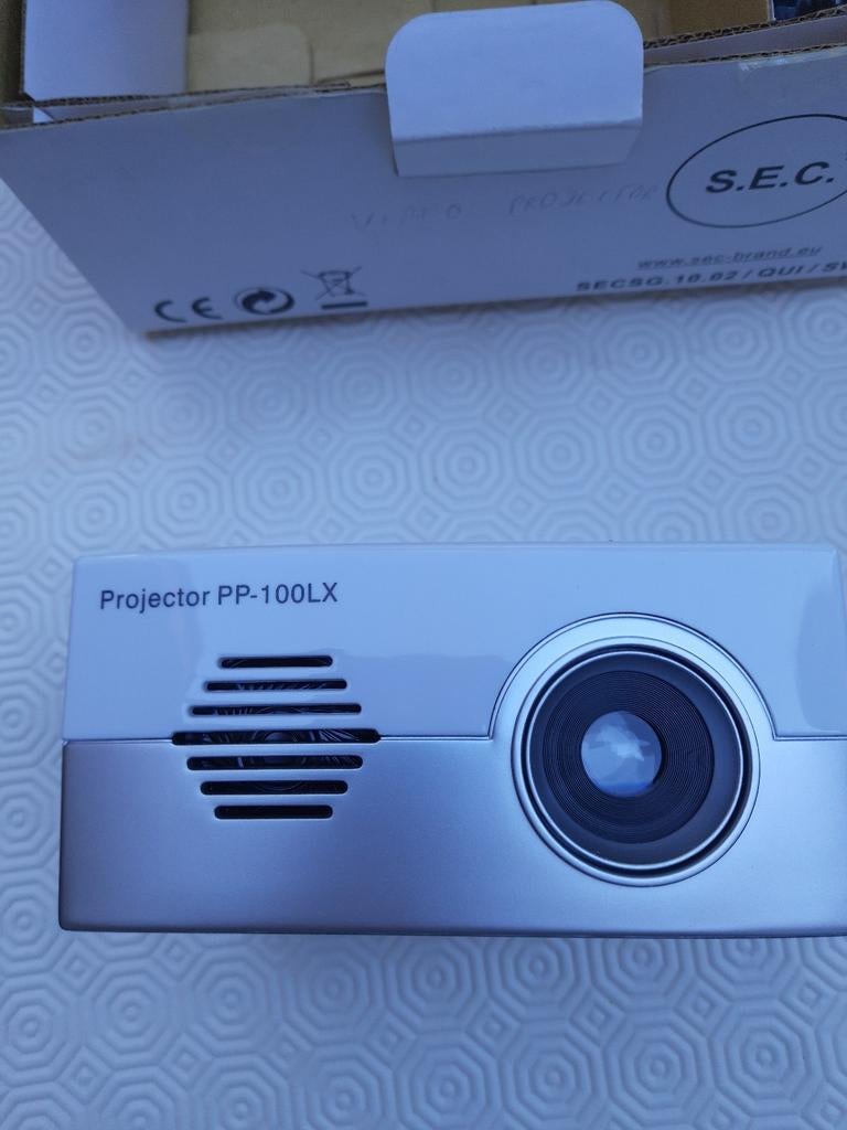 Beamer PP-100LX SEC SG 10.02 * NIEUW * NOOIT GEBRUIKT*, Audio, Tv en Foto, Beamers, Ophalen, Nieuw