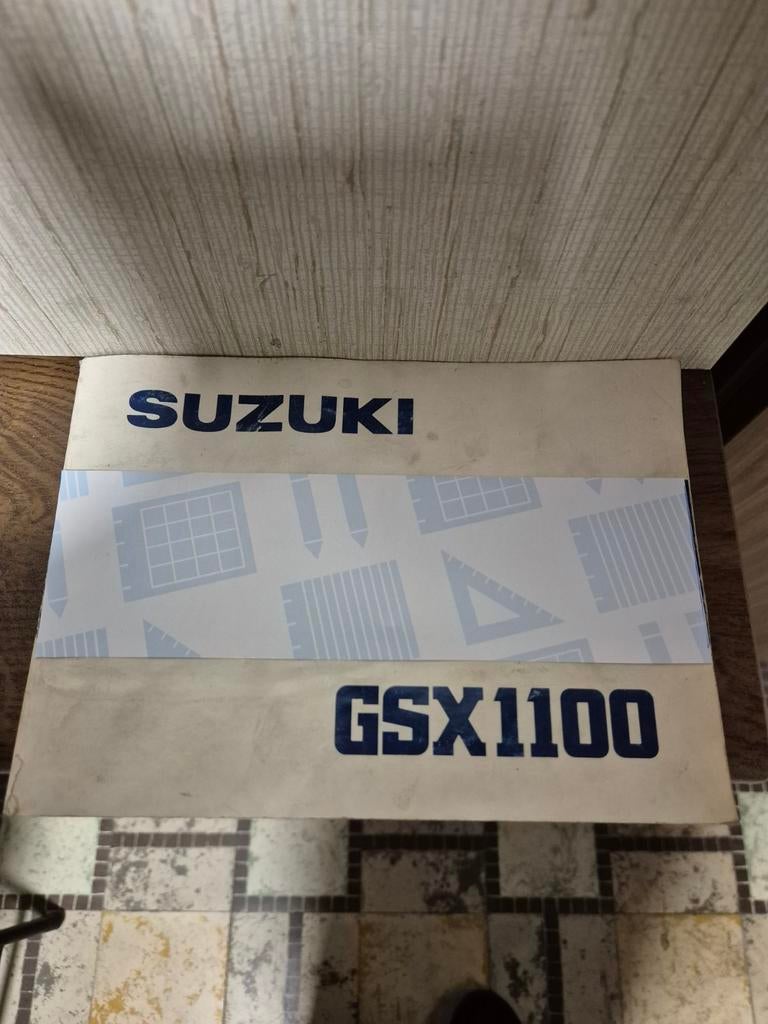Livre moto SUZUKI 1100 GSX E 1980' - v. description, Enlèvement