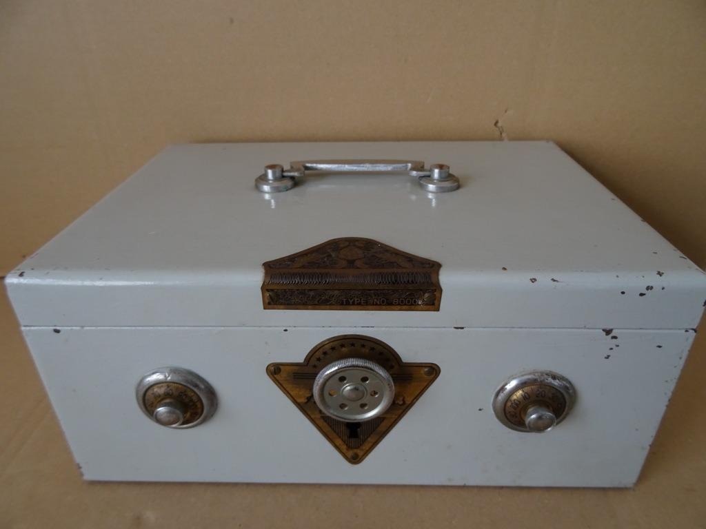 Caisse ancienne avec alarme high class cash box type No. 800, Antiquités & Art, Curiosités & Brocante, Enlèvement ou Envoi