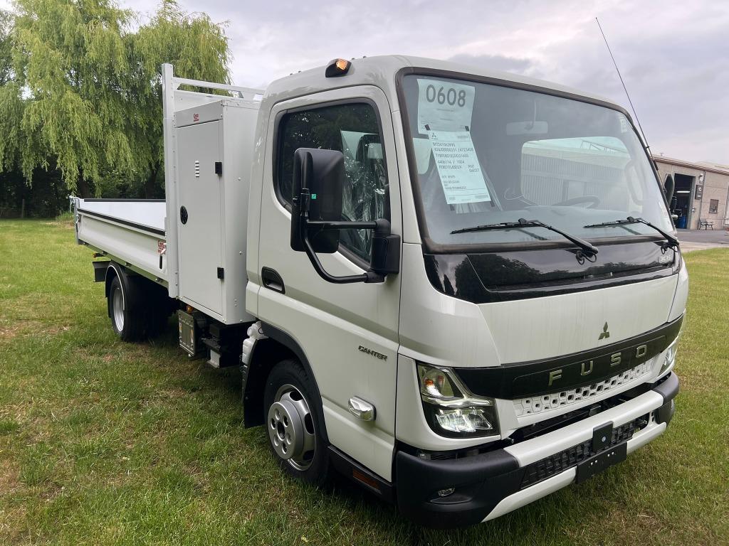 Fuso Canter 3C15 Kipper - Materialenkoffer UNIEKE STOCKDEAL!, 4 cilinders, Wit, Bedrijf, 2 deurs