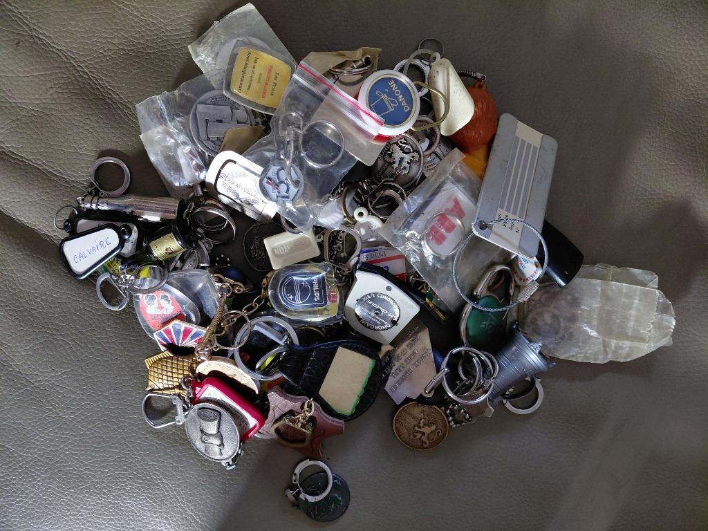 lot van 70 tal sleutelhangers, Ophalen, Zo goed als nieuw