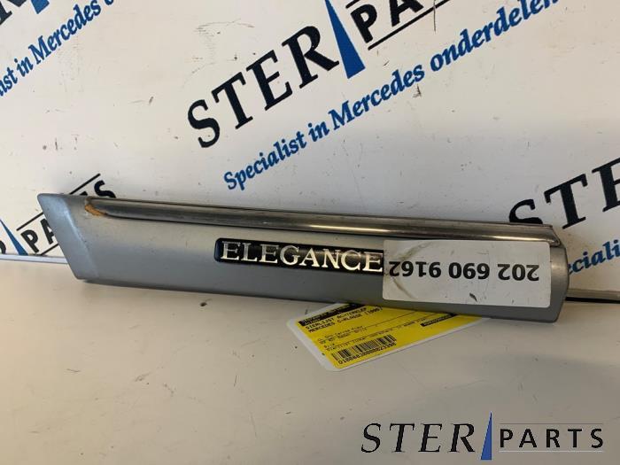Bande décorative d'un Mercedes C-Klasse, Enlèvement ou Envoi, 3 mois de garantie, Utilisé, Mercedes-Benz