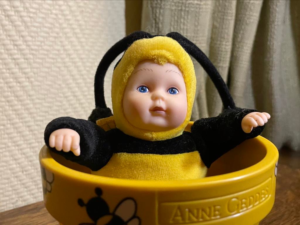 ANNE GEDDES BABY BIJTJE IN BLOEMPOT, Verzamelen, Ophalen of Verzenden