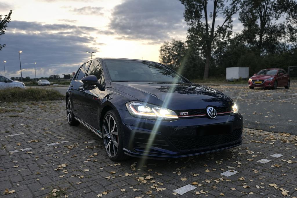 Volkswagen Golf GTI 7.5 Performance –Nieuw DKTB Motor –245PK, Auto's, Voorwielaandrijving, 4 cilinders, 1984 cc, Blauw