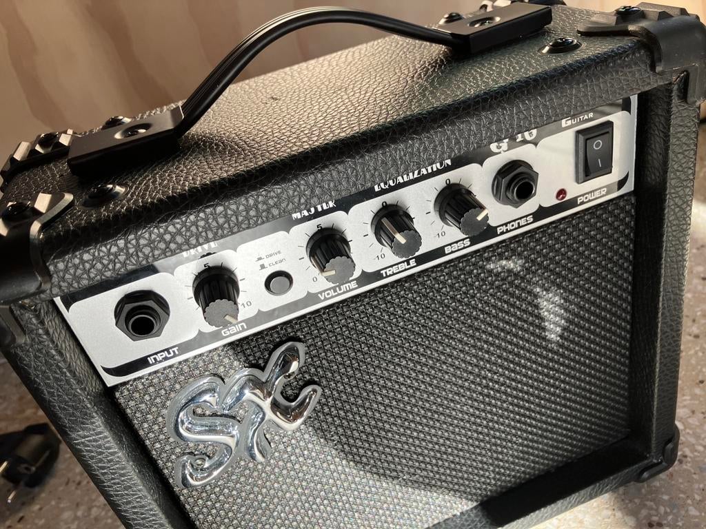 SX G10 Gitaarversterker 10W. Zo goed als nieuw., Muziek en Instrumenten, Versterkers | Bas en Gitaar, Zo goed als nieuw, Gitaar
