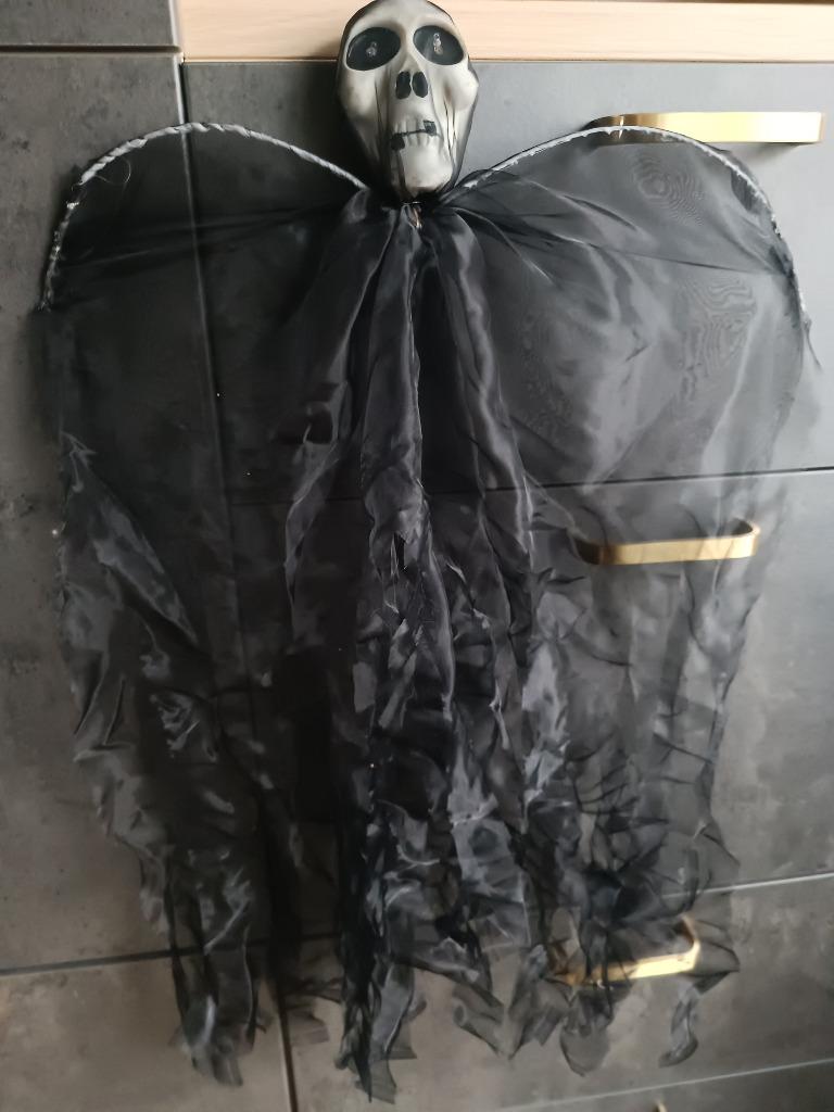 2 grote zwarte doodshoofd spoken met ooglampjes, Verzenden, Nieuw, Versiering