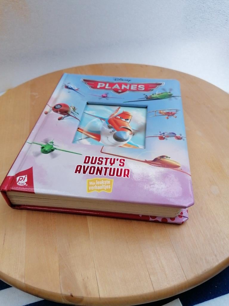 Disney, planes, vliegtuigen. Boek Dusty's avontuur., Ophalen of Verzenden, Zo goed als nieuw