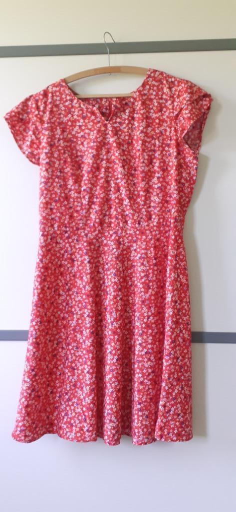 Gebloemd zomerkleedje met korte mouwtjes, Kleding | Dames, Ophalen of Verzenden, Nieuw, Maat 42/44 (L), Rood