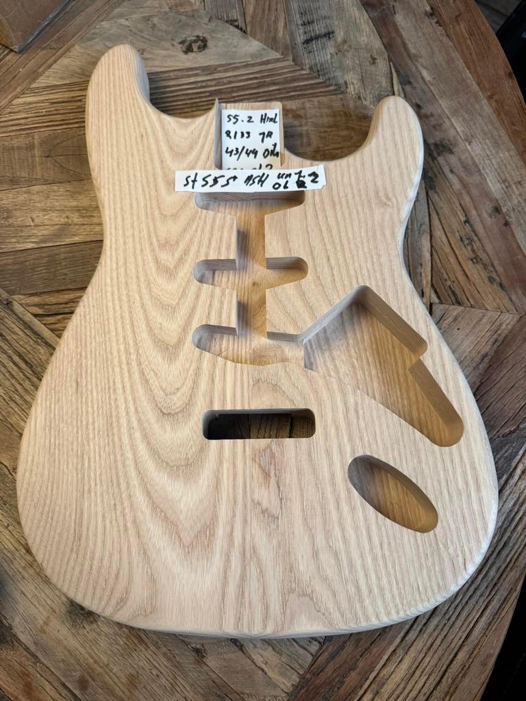 Carrosserie Stratocaster » Ash inachevée SSS « OL2 », Musique & Instruments, Envoi, Neuf