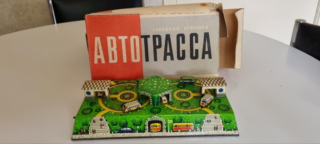 blikken opwindbaar busstation merk ABTOTPACCA, Enlèvement