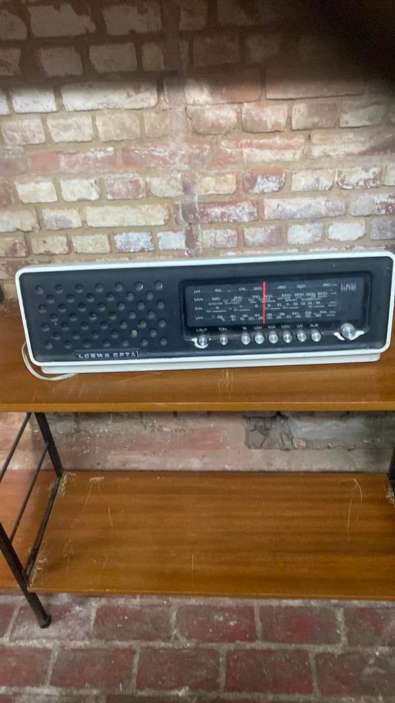 Vintage loewe radio, Ophalen