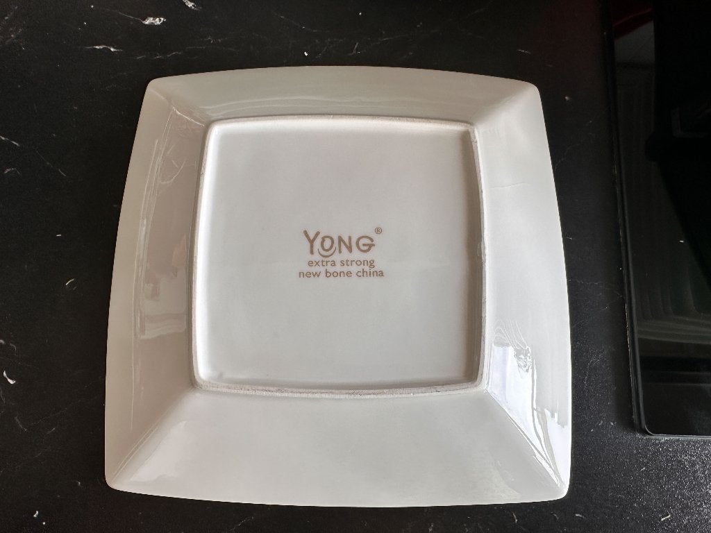 Yong Extra Strong witte vierkante borden, Huis en Inrichting, Keuken | Servies, Ophalen, Gebruikt, Overige merken, Bord(en)