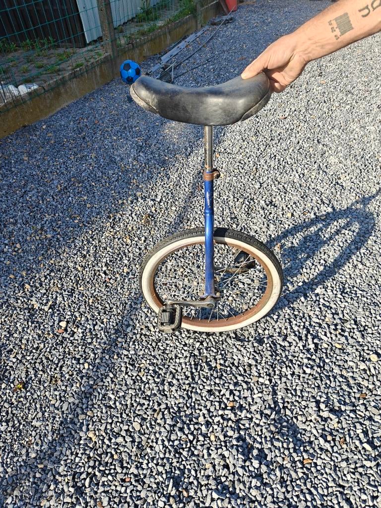 Eenwieler, Fietsen en Brommers, Ophalen