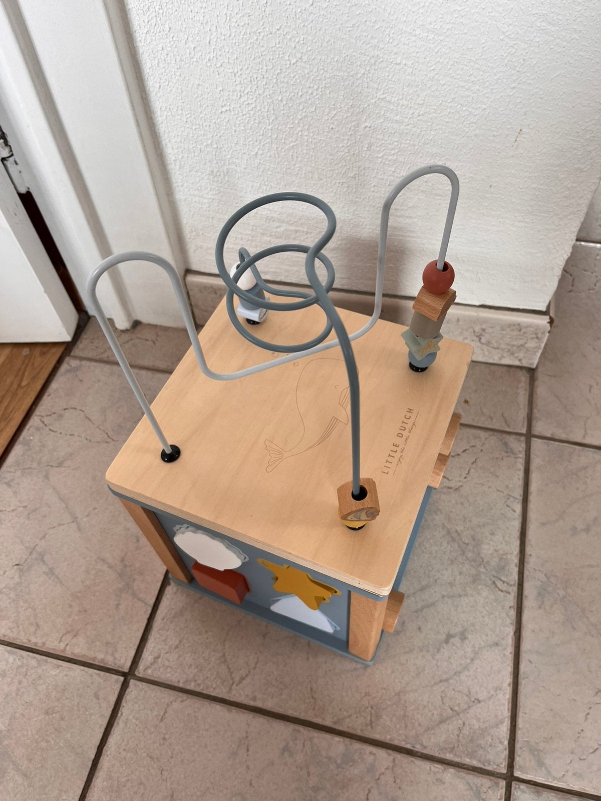 Houten Kubus, Enlèvement, Comme neuf