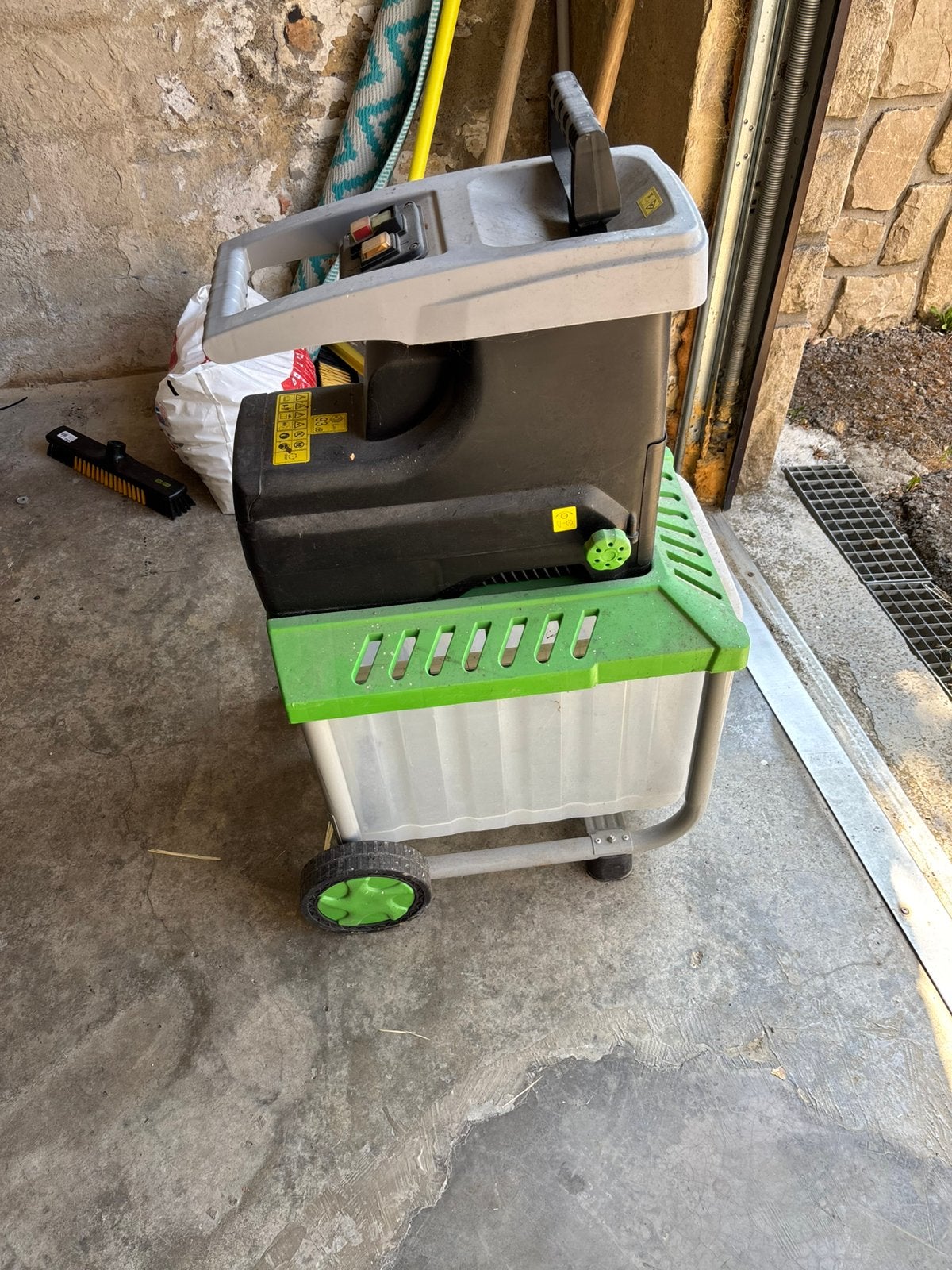 Broyeur végétaux  marque For q, Jardin & Terrasse, Déchiqueteurs, Enlèvement, Comme neuf