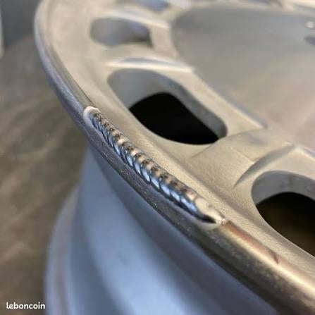Reparatie van gebarsten of bekraste velgen