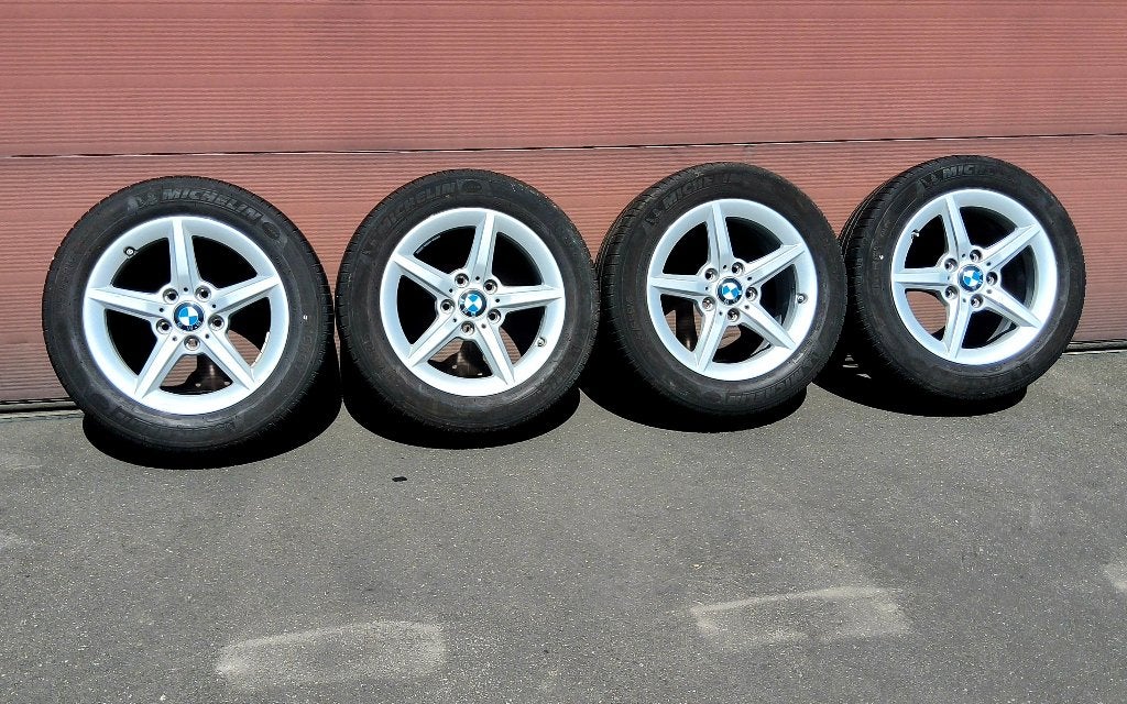 Très belles roues en alliage BMW avec pneus été, Auto-onderdelen, Ophalen, Gebruikt, 16 inch, Banden en Velgen