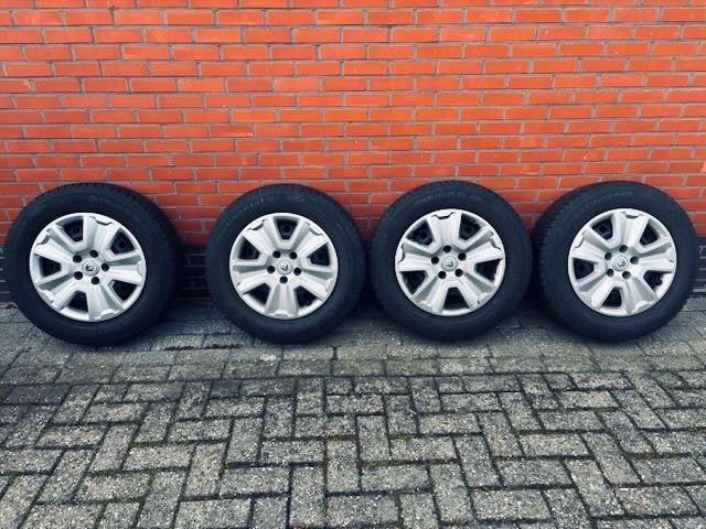 Winterbanden Renault Kadjar, Auto-onderdelen, Ophalen, 16 inch, Banden en Velgen, Winterbanden