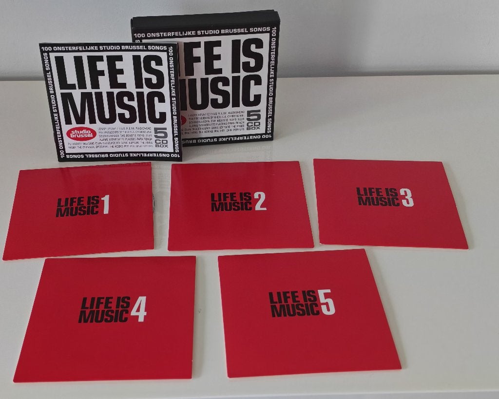 LIFE IS MUSIC (5 CD box Studio Brussel), Envoi, Comme neuf, Pop, Coffret