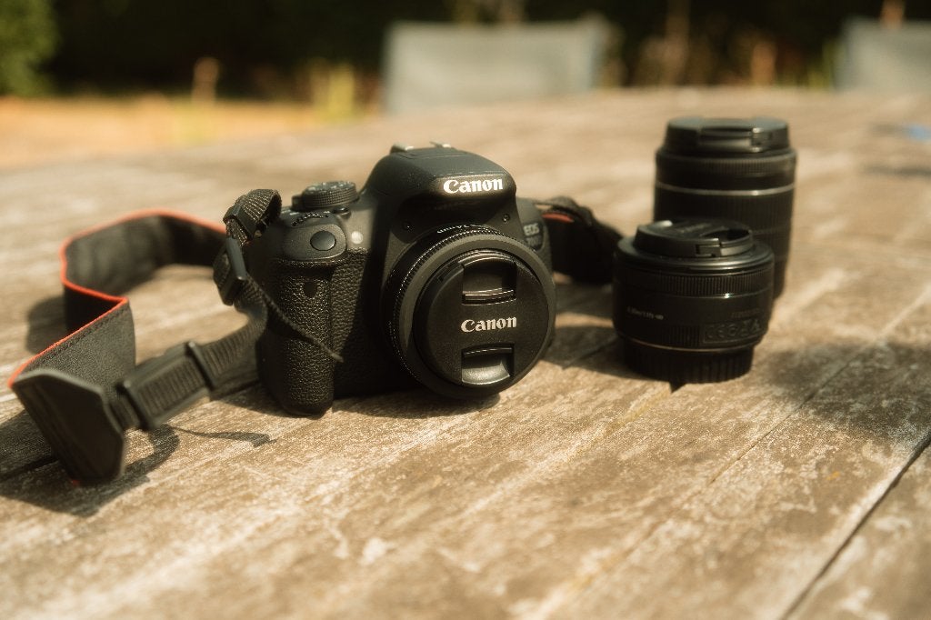 Canon EOS 700D + 3 lenzen (18-55mm; 50mm; 24mm) + accesoires, Audio, Tv en Foto, Ophalen, Gebruikt, Canon, Handmatige focus