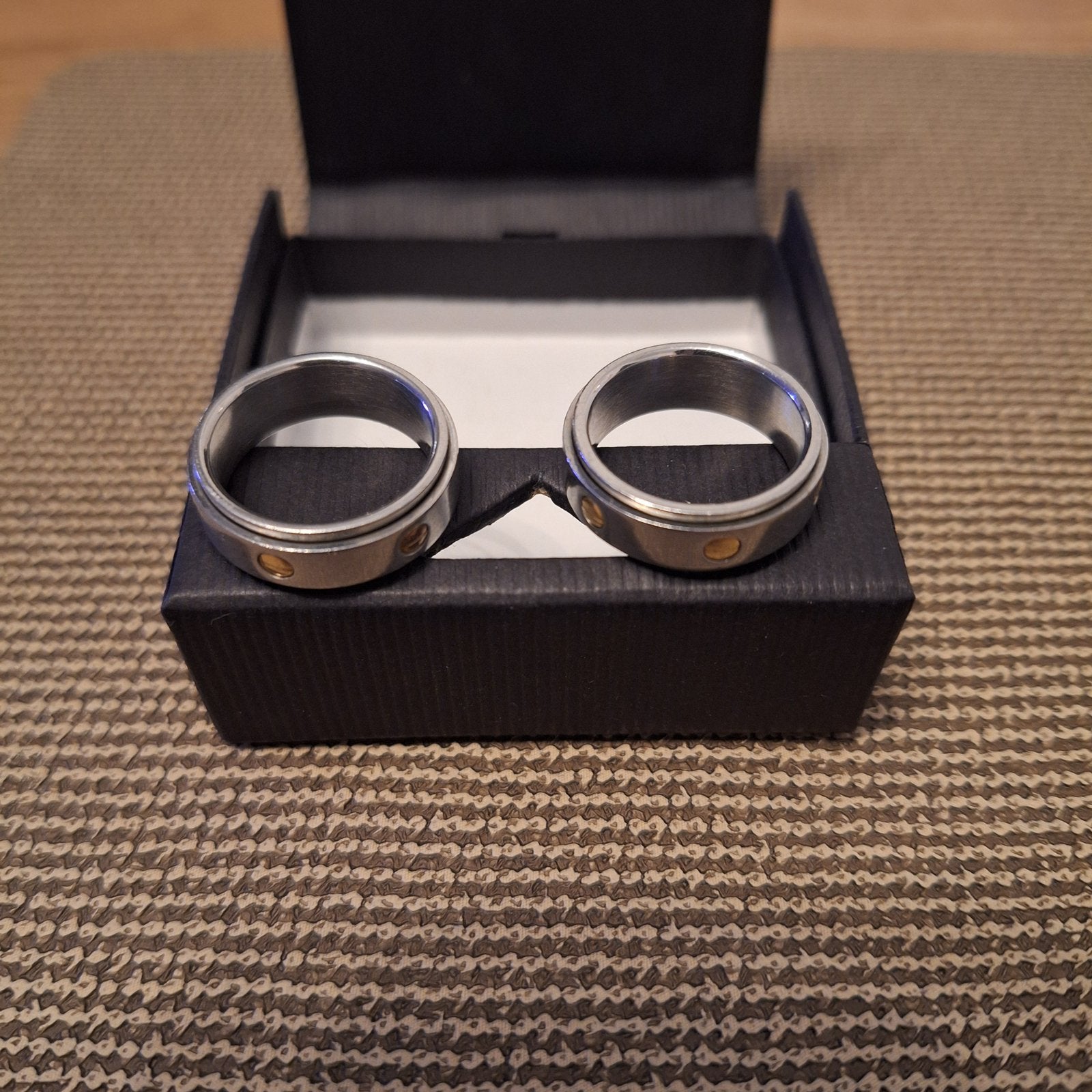 Titanium Boccia ringen, zilver & goud met bewaardoos, Handtassen en Accessoires, Ringen, Ophalen, IJzer of Staal, Zo goed als nieuw