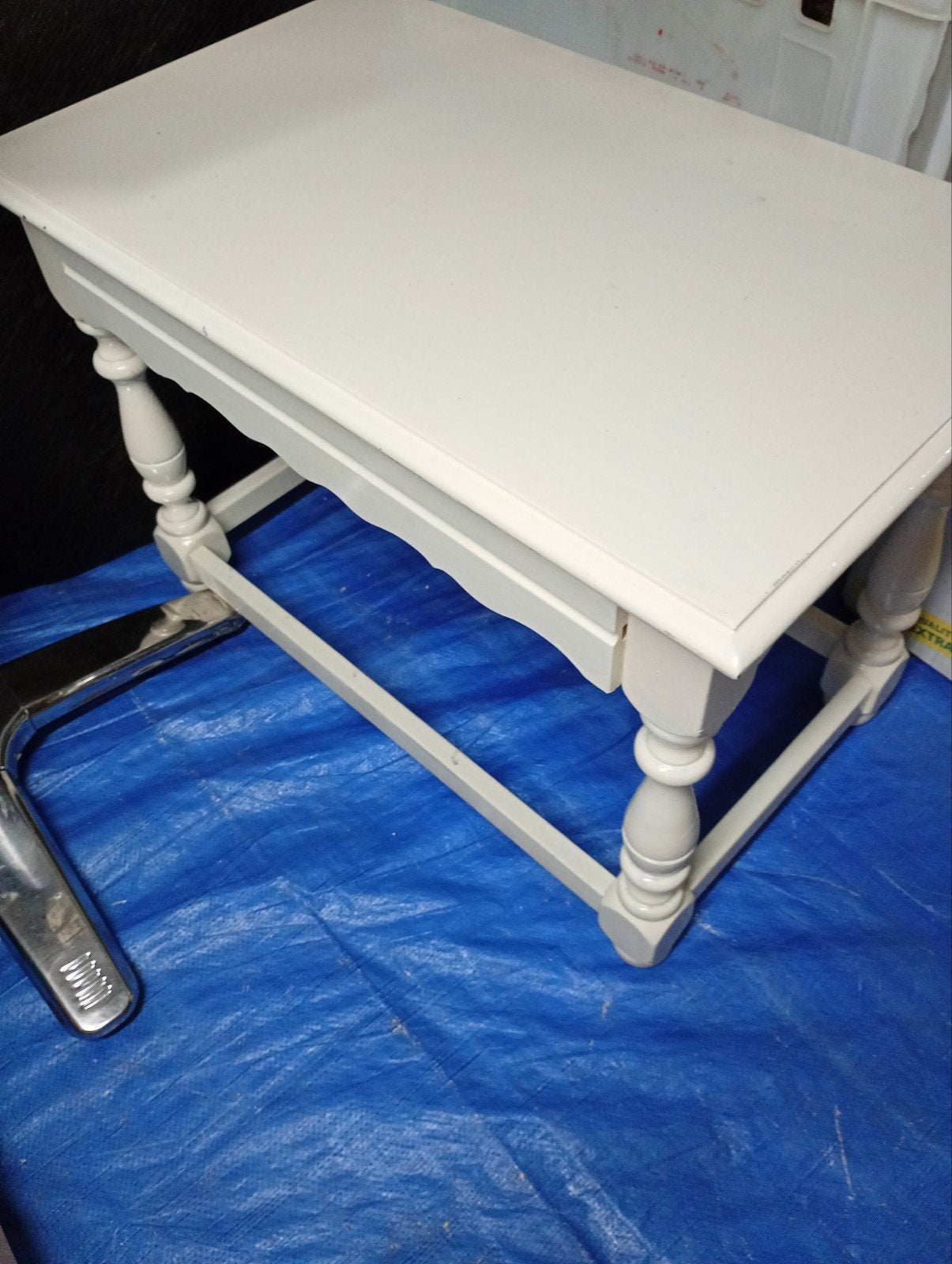 tafeltje, Gebruikt, 55 tot 75 cm, Wit geschilderd bijzettafel, Rechthoekig