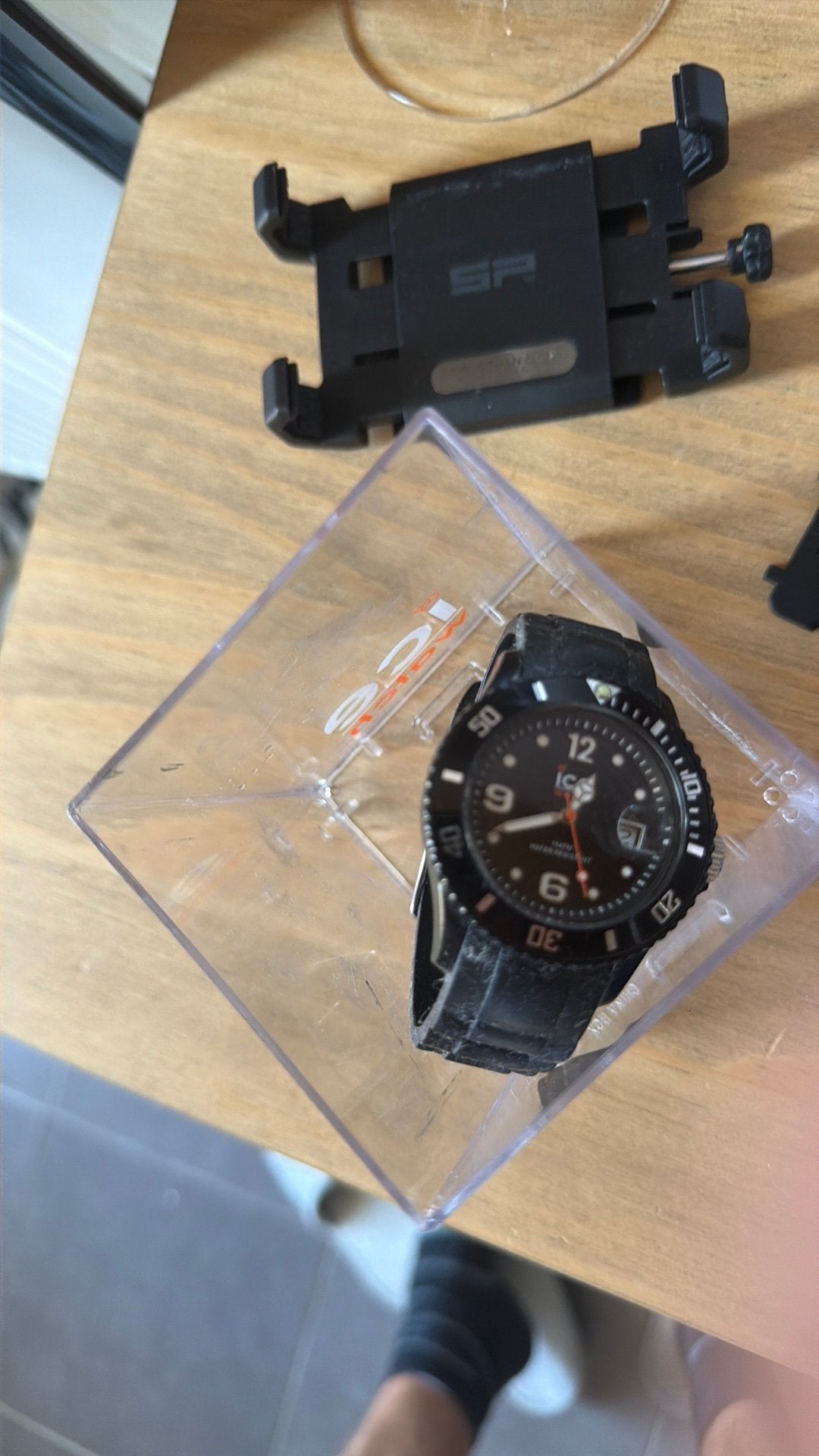 Ice watch noir adulte authentique, Enlèvement, Utilisé