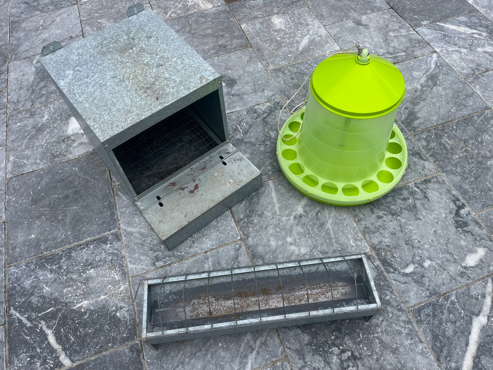 Accessoires pour poules, Enlèvement, Utilisé, Abreuvement et Alimentation