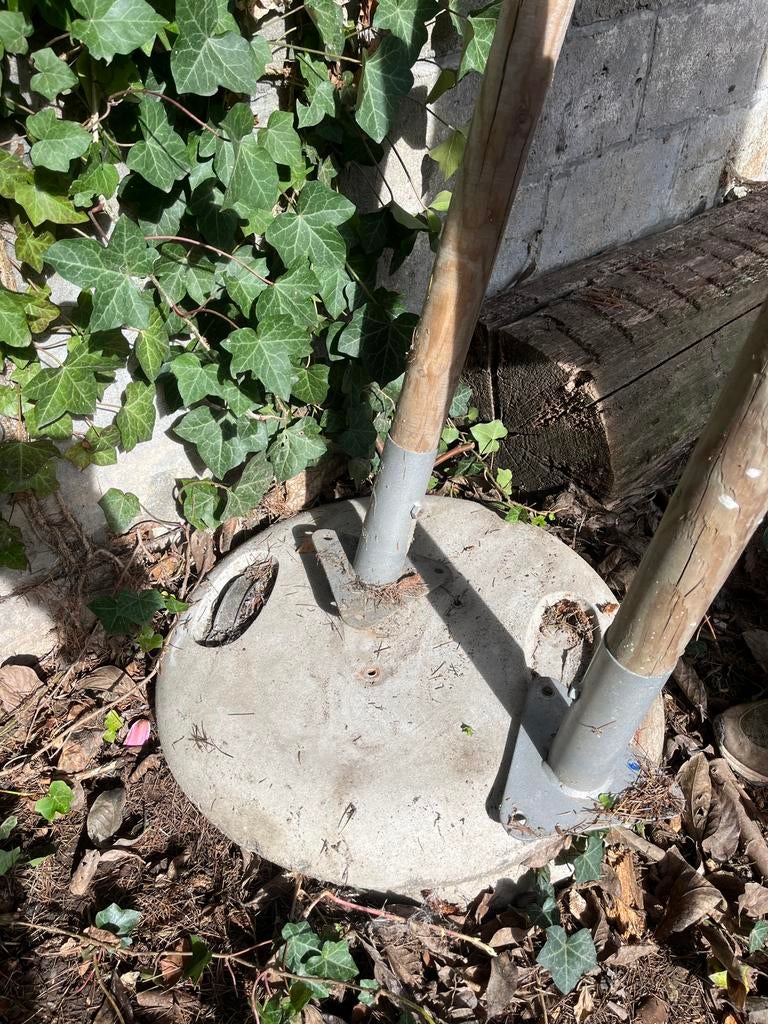 2 betonnen parasolvoeten (zwaar), Tuin en Terras, Ophalen of Verzenden, Zo goed als nieuw