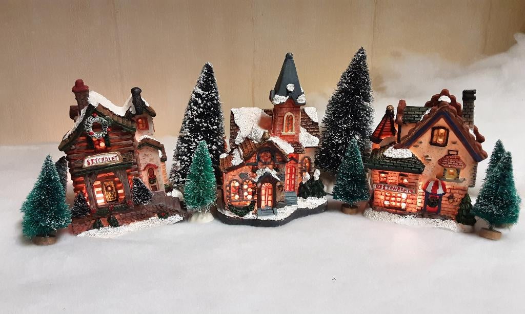 Kerst dorp, setje van 3 huisjes met verlichting, Ophalen of Verzenden, Zo goed als nieuw