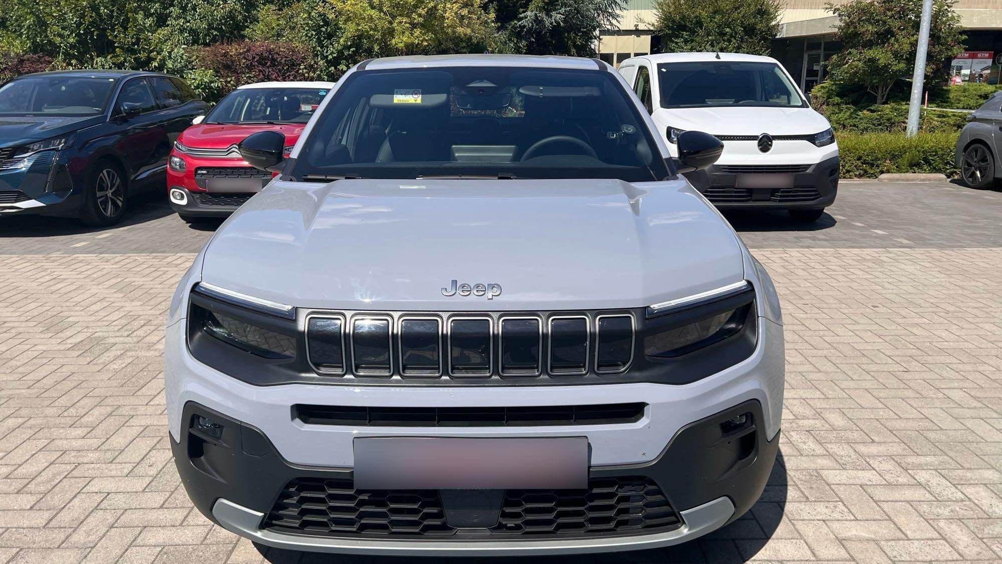 Jeep Avenger 1.2 e-Hybrid Longitude (automatique), Autos, Achat, 1288 kg, Entreprise, Carnet d'entretien