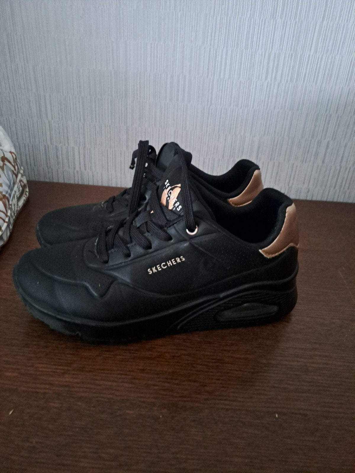 sportschoenen m 37, Skechers, Enlèvement ou Envoi, Chaussures de sports, Comme neuf