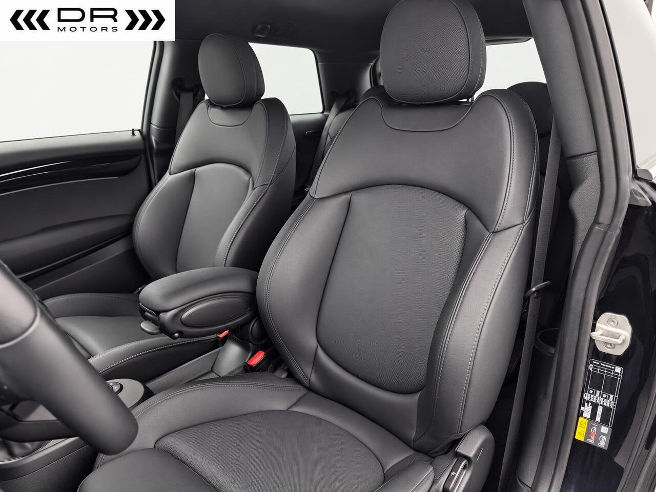 MINI Cooper SE .Pack Experience Plus With Carbon Leather &, 4 zetels, Zwart, 184 pk, Cooper