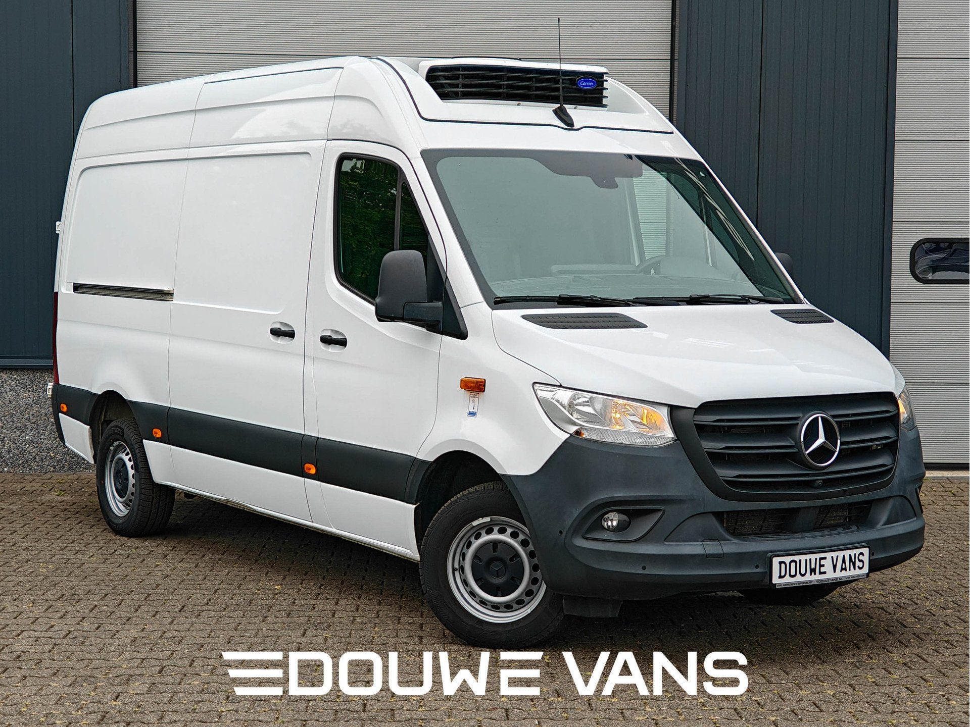 Mercedes-Benz Sprinter 317 L2H2 Automaat LED Koelwagen Carri, Auto's, Automaat, Gebruikt, Zwart, 4 cilinders