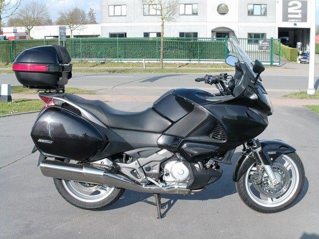 honda ntv 700 deauville  " 15 000 km", Tourisme, Entreprise, 2 cylindres, 700 cm³