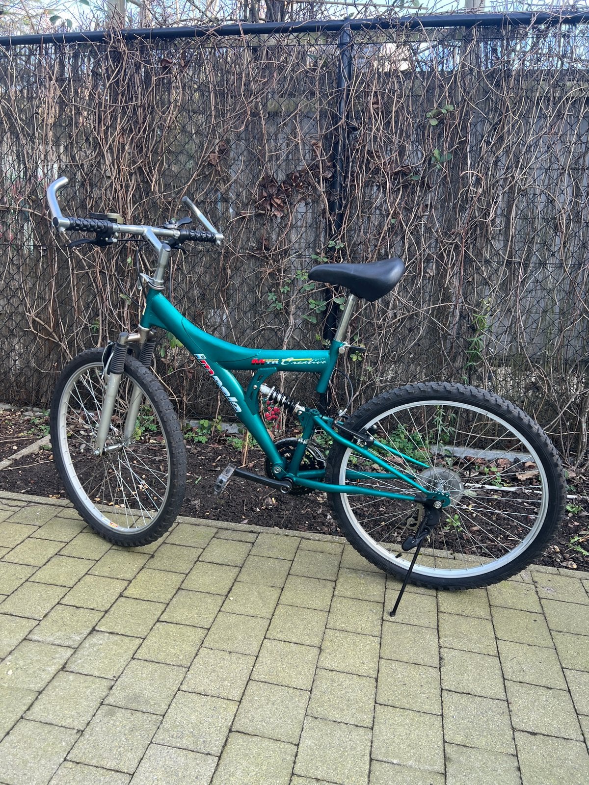 Mountainbike 26 inch NİEUW, Fietsen en Brommers, Ophalen, Zo goed als nieuw