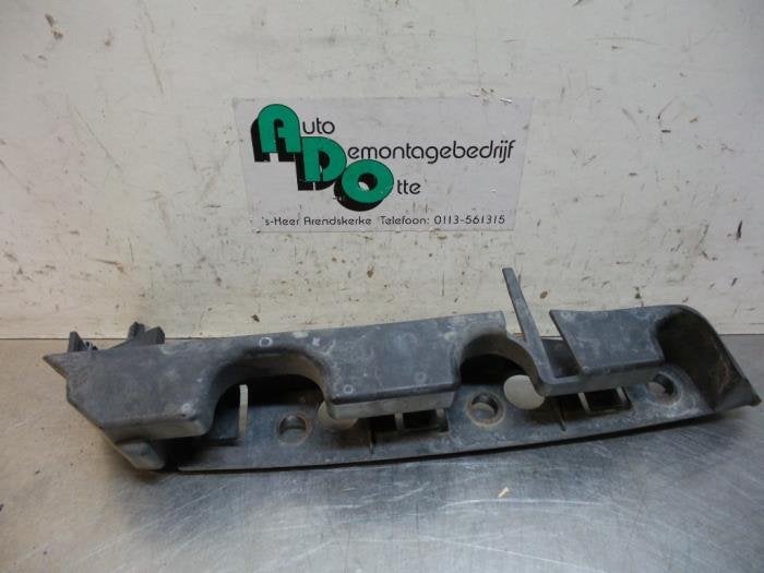 Support pare-chocs avant droit d'un Peugeot 407, -, Utilisé, -, Peugeot