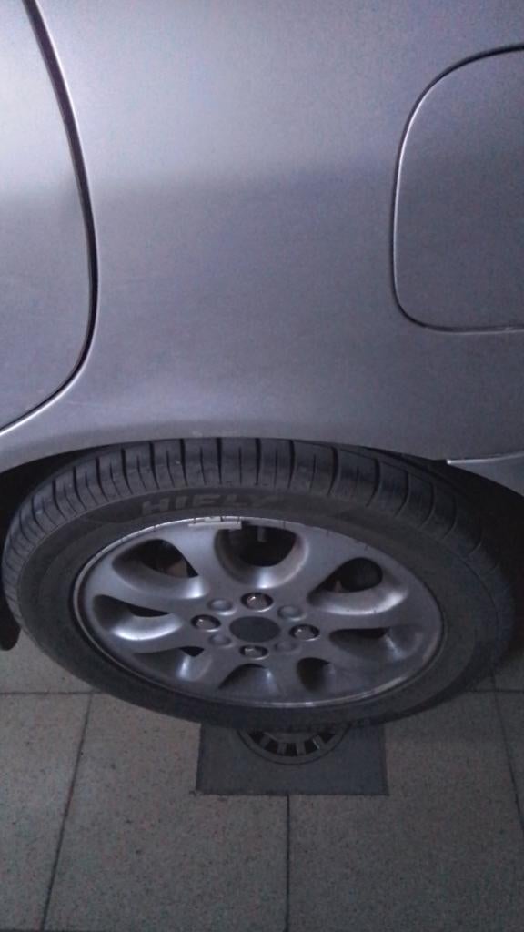 4 jantes avec pneus pour Volvo S40, Autos : Pièces & Accessoires, Pneus & Jantes, Véhicule de tourisme, 185 mm, Pneu(s), Enlèvement