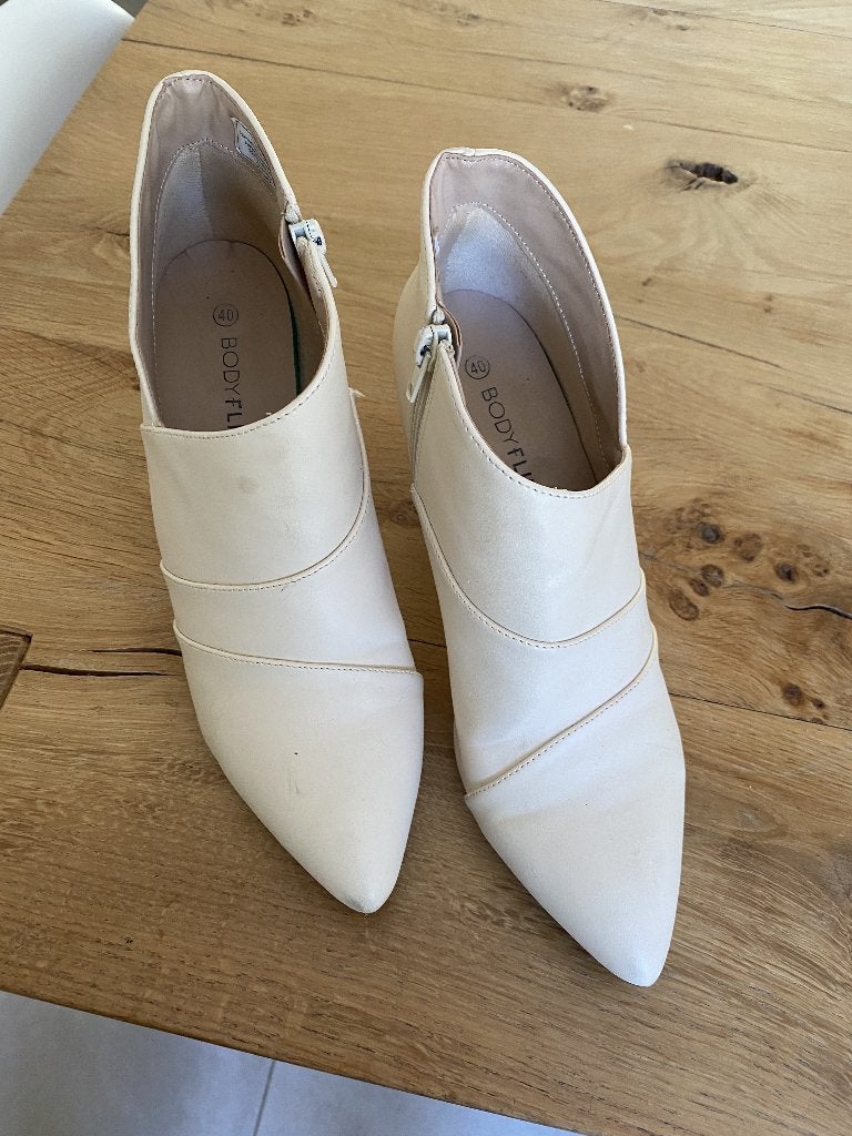 Ecru enkellaarsjes Bodyflirt, Enlèvement ou Envoi, Beige, Boots et Botinnes, Porté