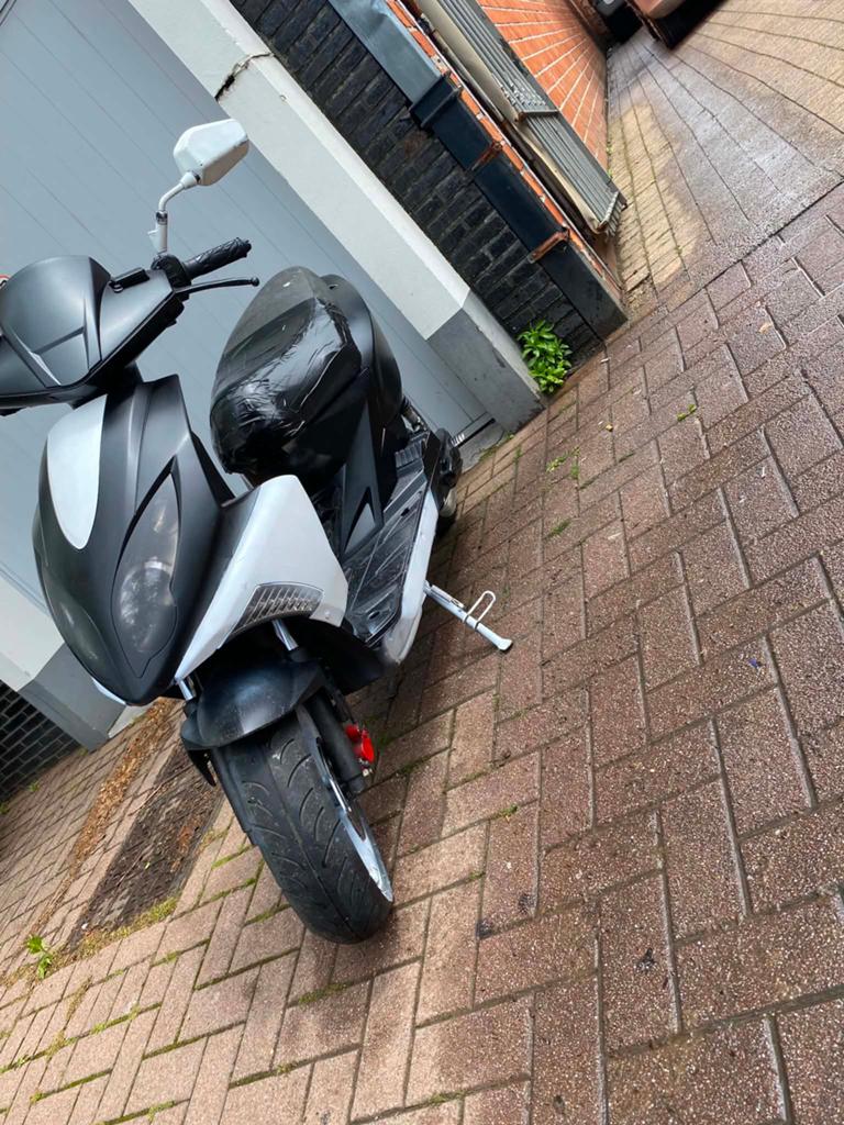 Kawwey f-ate, Fietsen en Brommers, Scooters | Peugeot, Ophalen of Verzenden, Zo goed als nieuw