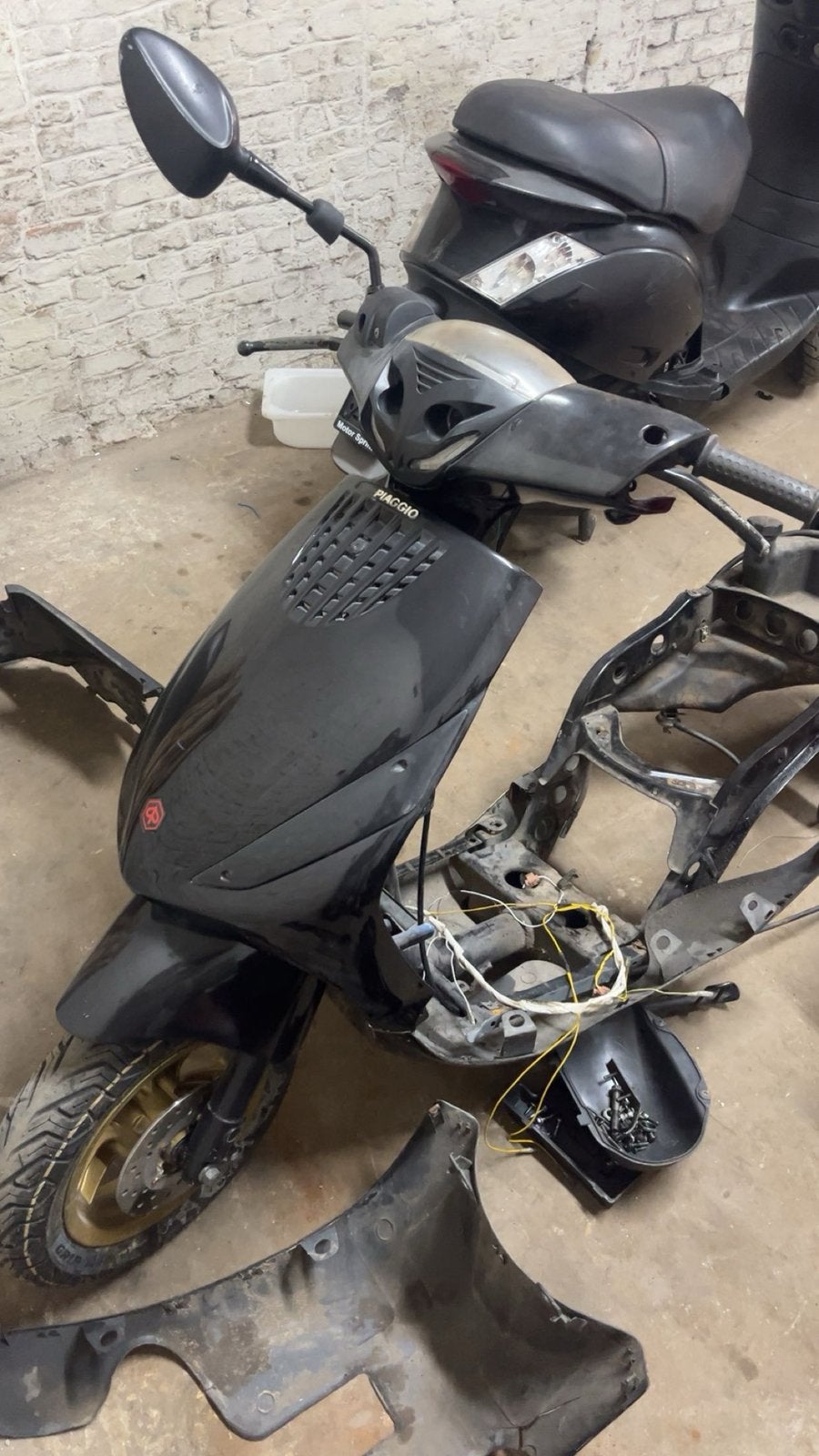 Piaggio zip 2t a klasse frame, Fietsen en Brommers, Ophalen, Zo goed als nieuw, Piaggio