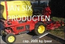 Alu. oprijplaten 800 x 300 cap 2000 kg / paar type 40b3/08, Ophalen
