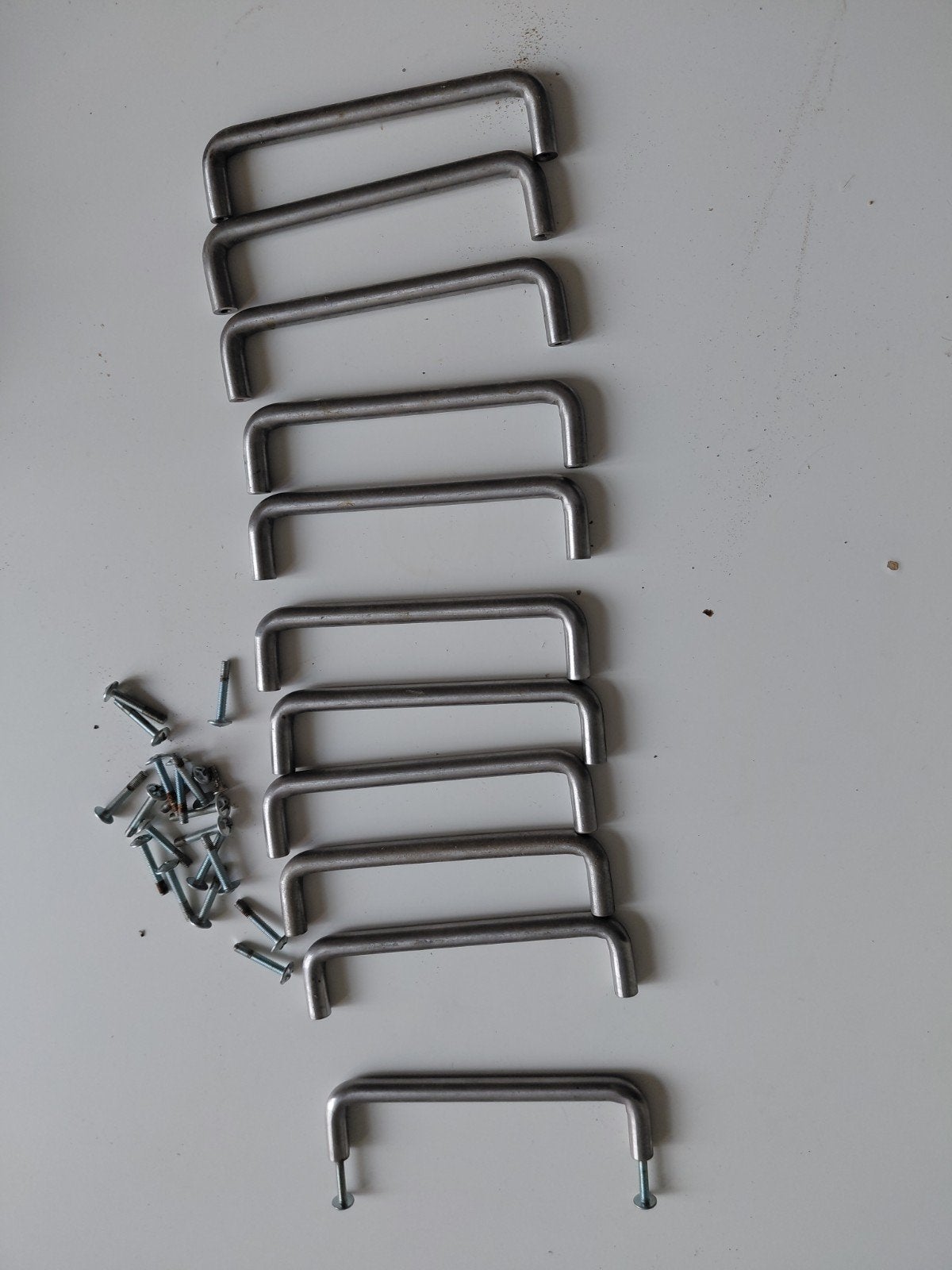 11 metalen keuken -/ kastgrepen – RVS-look
Te koop: 11 metal, Ophalen of Verzenden, Gebruikt