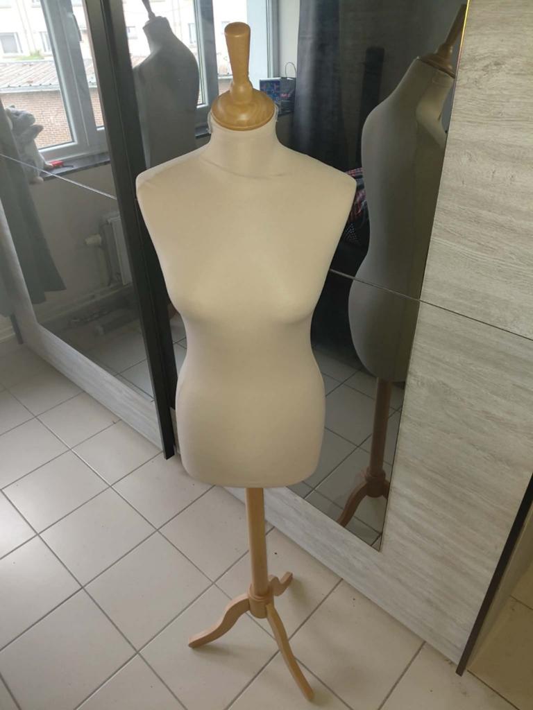 Buste femme sur pied, Hobby & Loisirs créatifs, Enlèvement ou Envoi, Neuf, Mannequin