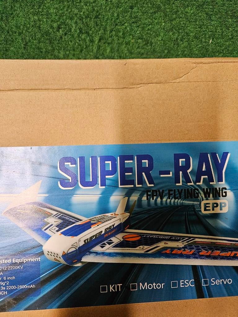 AVION RC - AILE VOLANTE SUPER-RAY, Hobby & Loisirs créatifs, Modélisme | Radiocommandé & Téléguidé | Avions, Enlèvement, Comme neuf