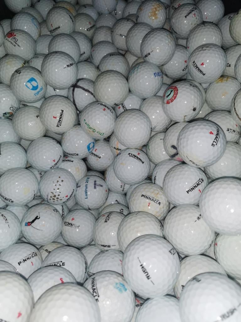 Pinnacle rush golfballen 100 stuks, Sport en Fitness, Golf, Ophalen of Verzenden