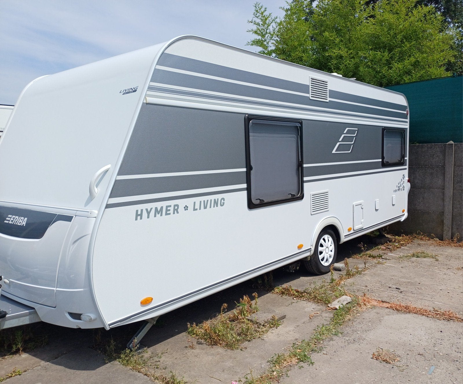 Hymer Living 470. Mover - Auvent fixe - Porte-vélos Thule, Caravanes & Camping, Jusqu'à 4, 6 à 7 mètres, Lit Queen size, Particulier