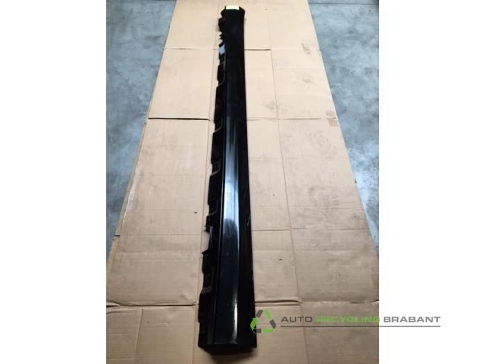 Jupe gauche d'un Mercedes S-Klasse, -, 3 mois de garantie, Utilisé, -
