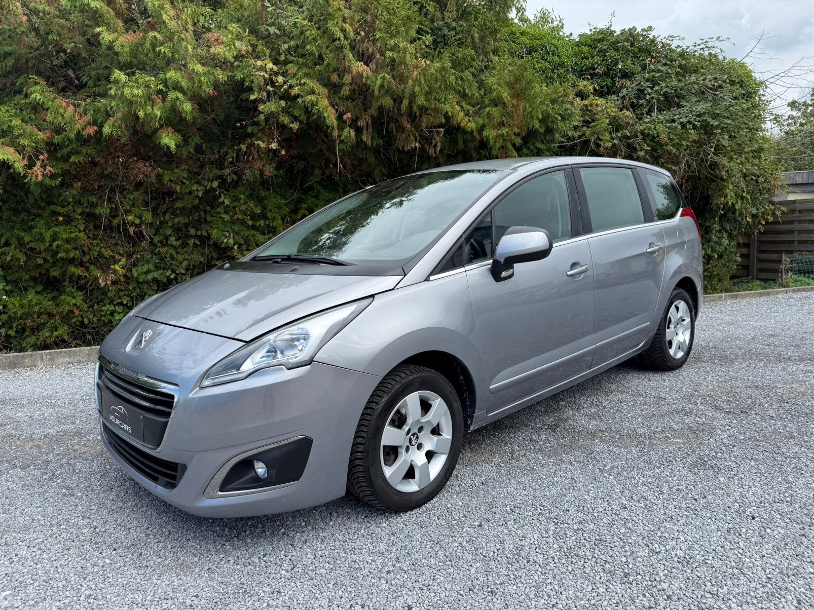 Peugeot 5008 1.2 i * 7 PLACES * GPS * 1 AN DE GARANTIE, Autos, Achat, Euro 6, Entreprise, 7 places
