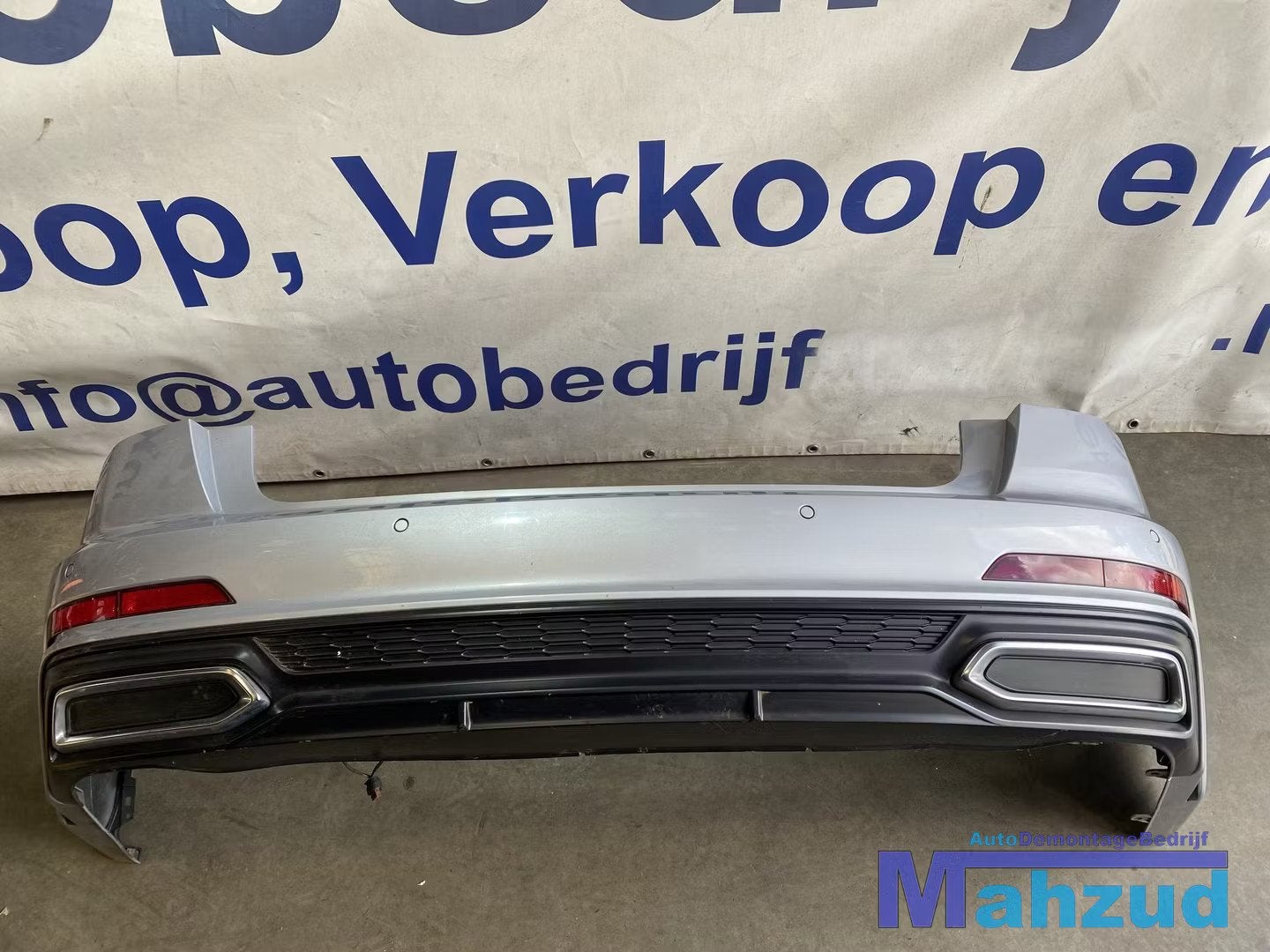AUDI A6 C8 Sedan Grijs Zilver achterbumper bumper 2018+, Arrière, Pare-chocs, AUDI AG, Auto-Union-Strasse 1
85045  Ingolstadt, DE